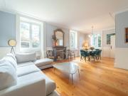 Apartamento T4 com garagem inserido em Palacete Cedofeita