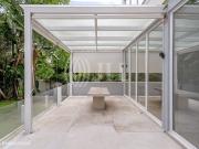 Apartamento T4 com garagem, na Avenida de Berna, Lisboa