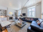 Apartamento T4 com garagem, no Chiado, em Lisboa