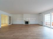 Apartamento T4 com garagem para arrendamento em Cascais