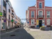 Apartamento T4 com garagem para venda em Cacilhas