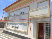 Apartamento T4 com logradouro, no centro de Ponta...