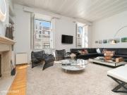 Apartamento T4 com mveis para arrendamento no Chiado