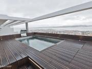 Apartamento T4 com piscina em condomnio fechado