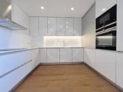 Apartamento T4 com Suites, Varanda, Lugares de...