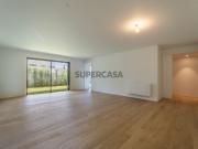Apartamento T4 com terraço e jardim, junto ao Parque da...