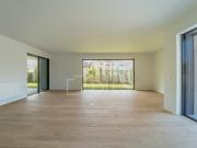 Apartamento T4 com terraço e jardim, junto ao Parque da...