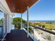 Apartamento T4 com terraos e vista desafogada para o mar...