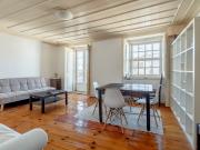 Apartamento T4 com varanda e vista Rio em Lisboa