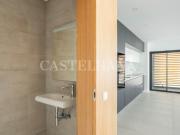 Apartamento T4, com varanda, em Faro