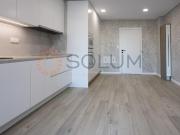 Apartamento T4 com varanda em L e parqueamento 173m²...
