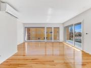 Apartamento T4 com Varanda junto à praia com vista Mar