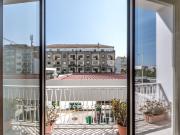 Apartamento T4 com varanda, na Avenida da Boavista, Porto