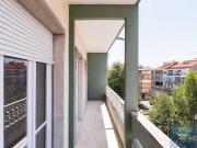 Apartamento T4 com Varanda no Último Piso em Alvalade...