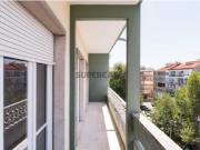 Apartamento T4 com Varanda no Último Piso em Alvalade...