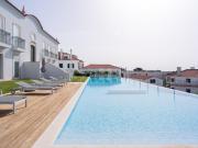 Apartamento T4 com vista mar em condomínio no Monte Estoril