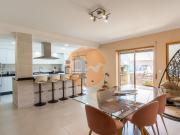 Apartamento T4 Duplex com Estacionamento | Perto do Rio...