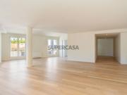 Apartamento T4 duplex com terraço e arrumos na Foz do Douro