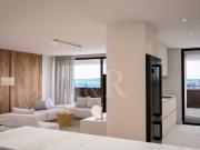 Apartamento T4 duplex com varanda e piscina em Vila Nova...