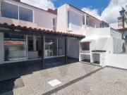 Apartamento T4 Duplex Renovado – Funchal, Madeira