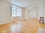 Apartamento T4 Duplex Totalmente Remodelado em Cascais