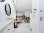 Apartamento T4 em Carcavelos e Parede