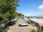 Apartamento T4, em condomínio fechado, com piscina...