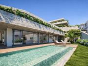 Apartamento T4, em condomínio fechado, com piscina...