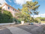 Apartamento T4 em Moradia na melhor zona do Estoril, a...