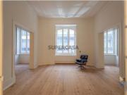 Apartamento T4 em Santo António de 346,00 m²