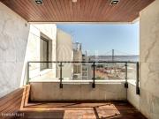 Apartamento T4 na Avenida Infante Santo, Lisboa