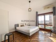 Apartamento T4 na Rua Almirante Leote do Rego no Porto