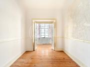 Apartamento T4, para remodelação, em Arroios, Lisboa 0m²...