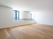 Apartamento T4 com estacionamento em Belém Lisboa