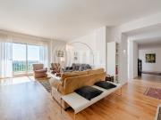 Apartamento T4 penthouse com garagem, no Porto