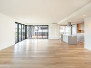 Apartamento T4 em condomínio com piscina, em Miraflores,...