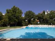 Apartamento T4 Renovado com 2 Suítes + Jardim e Piscina