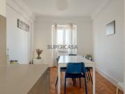 Apartamento T4, renovado e equipado, na Graça, Lisboa