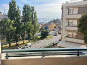 Apartamento T4 renovado e equipado na Quinta de Miramar