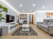 Apartamento T4, Santo António Dos Cavaleiros e Frielas,...
