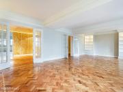 Apartamento T4 sem moblia com excelentes reas,...
