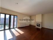 Apartamento T4 situado em Oliveira do Douro...