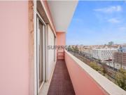 Apartamento T3 no Bairro de São Miguel, em Alvalade