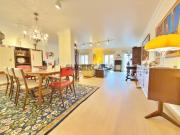 Apartamento T5, com 3 varandas, 2 lugares de...