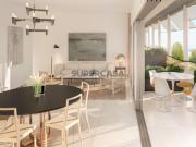 Apartamento T5 com terraço e estacionamento na Caparica