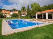 Apartamento T5 com terraço virado a Sul, em condomínio...