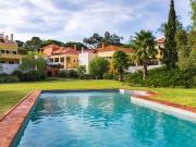 Apartamento T5 com terraço virado a Sul, em condomínio...