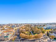 Apartamento T5 com varanda, para obras totais no Lumiar,...