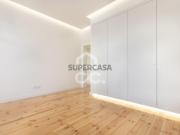 Apartamento T5 em Santo António