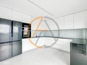 Apartamento T5 Novo com Terrao e Garagem